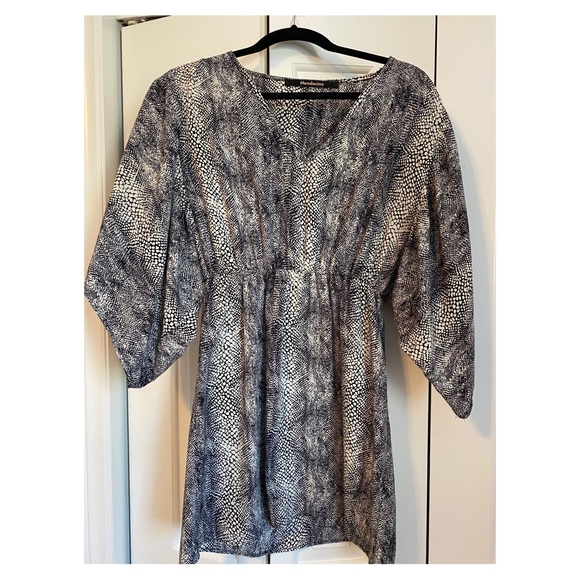 Dress - Picture 1 of 2